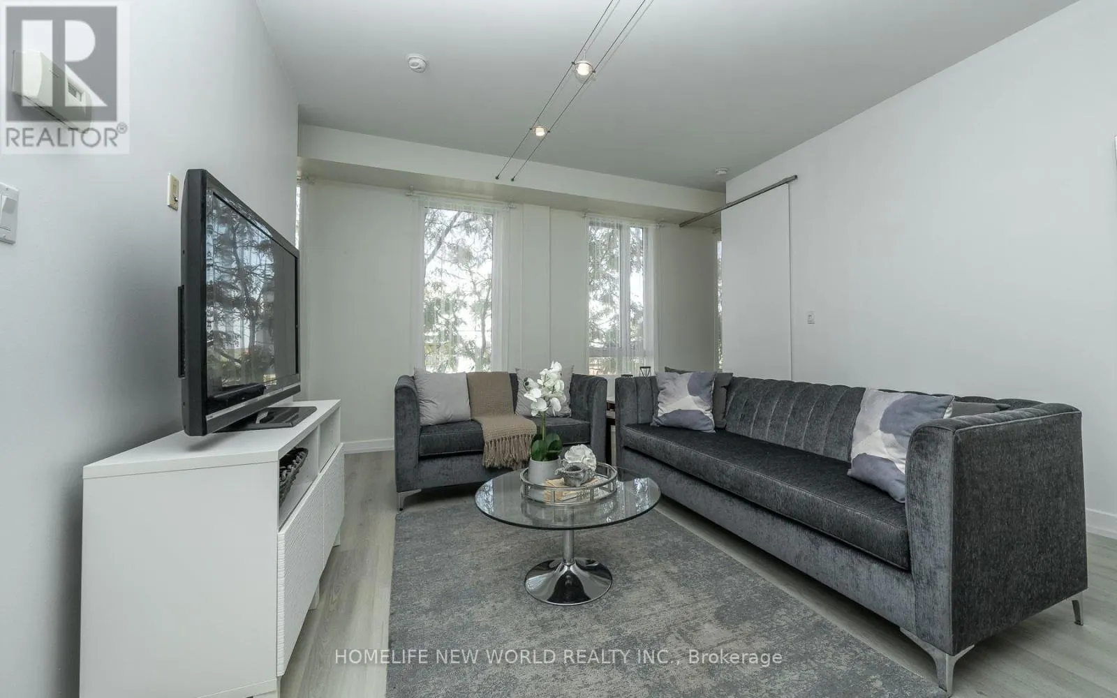 303 - 1 ST JOHNS ROAD