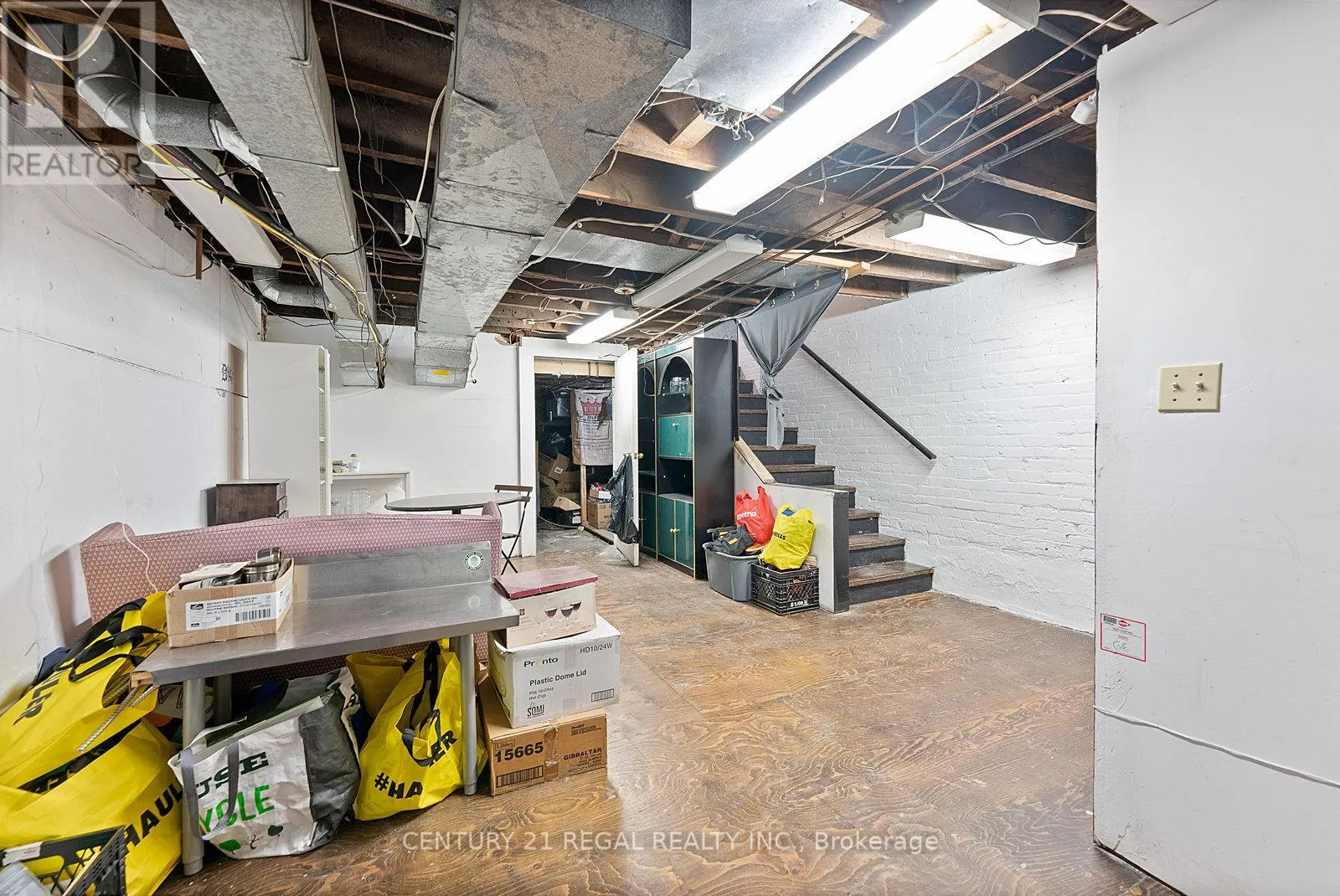1664 QUEEN STREET W
