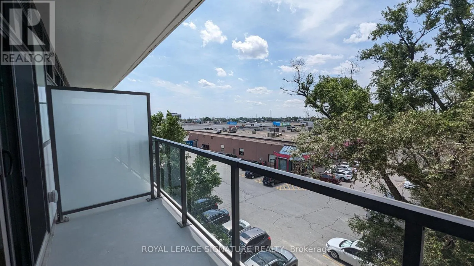 417 - 1195 THE QUEENSWAY W