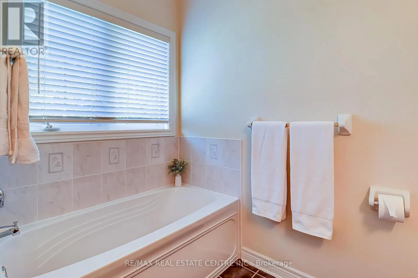 33 CALLIANDRA TRAIL