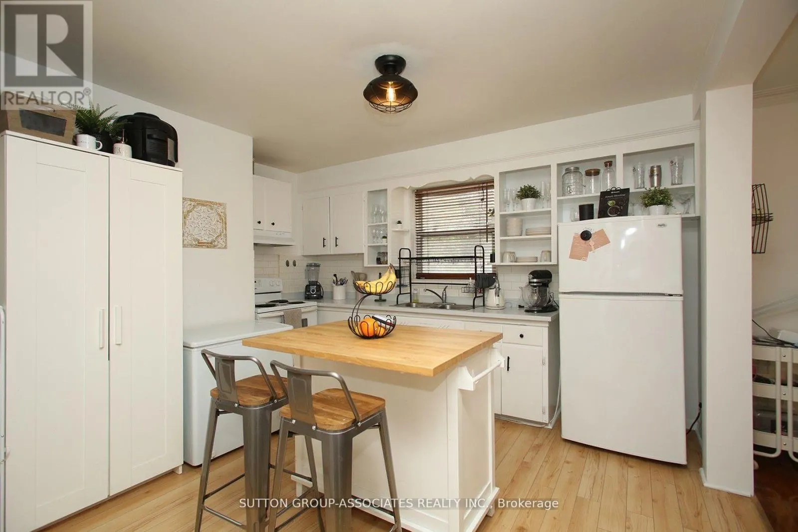 2ND FL. - 134 GRAND AVENUE