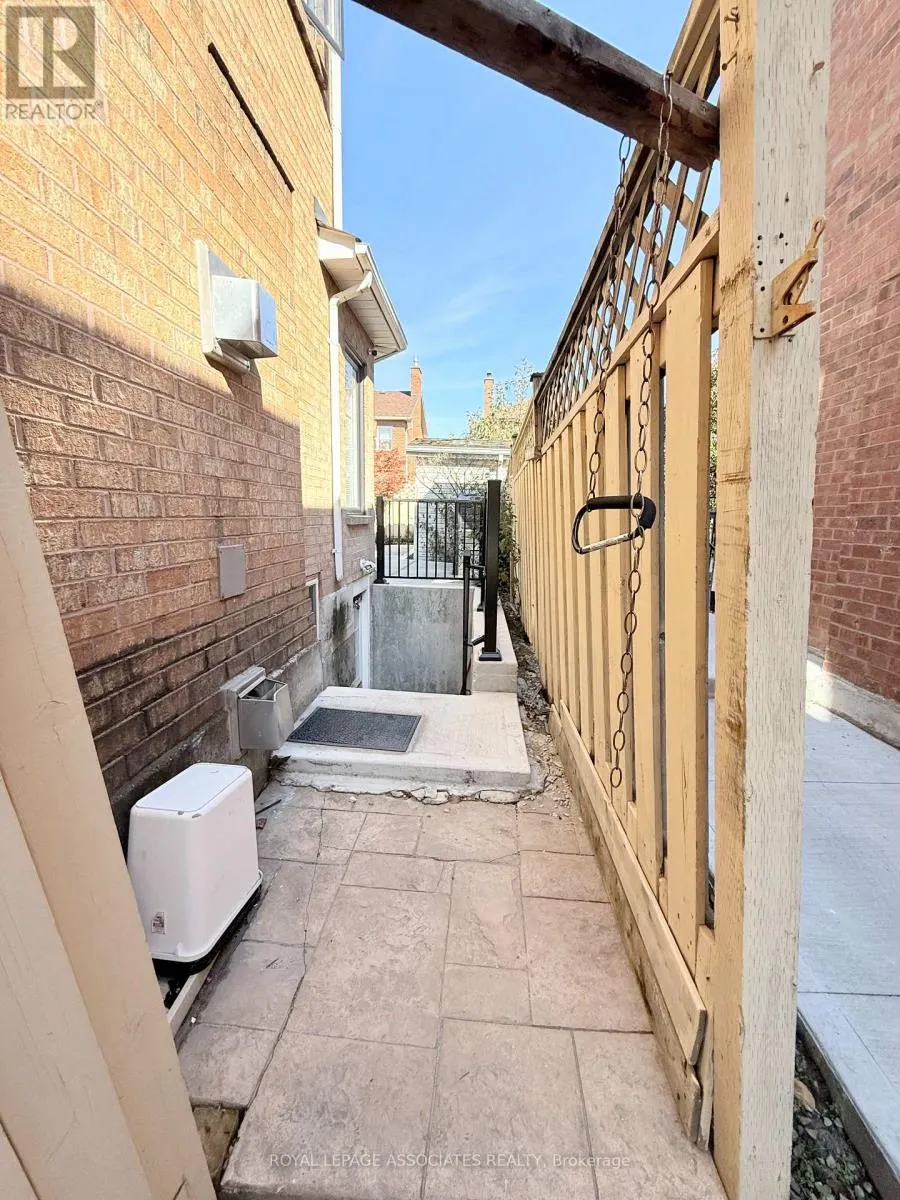 BSMT - 17 LEEWARD DRIVE