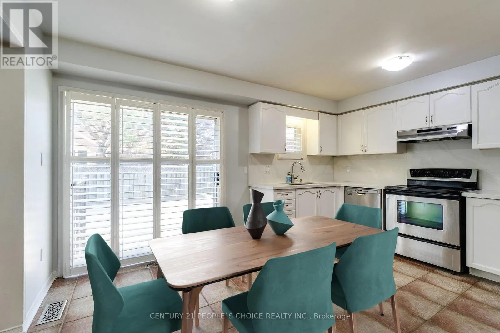 3841 PERIWINKLE CRESCENT