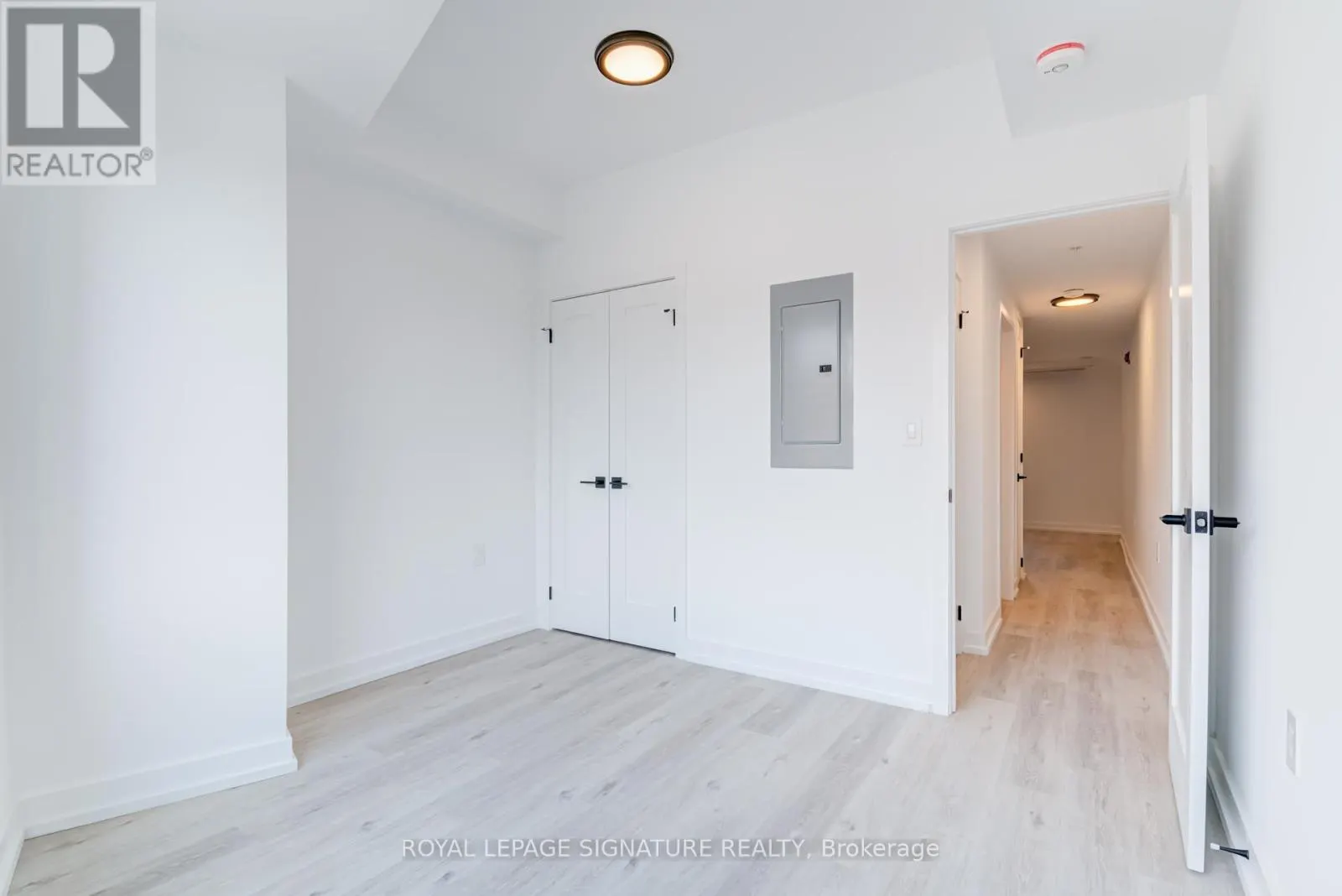 1 - 3039 DUNDAS STREET W