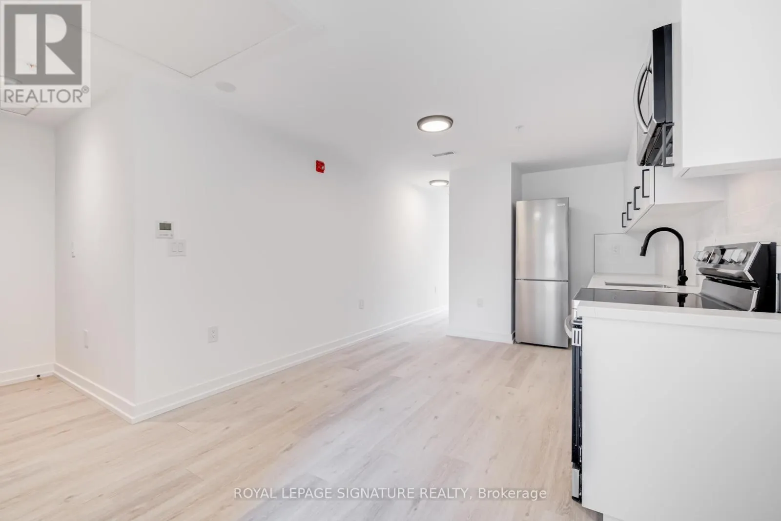 1 - 3039 DUNDAS STREET W