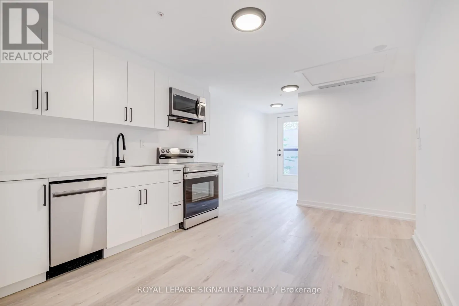 1 - 3039 DUNDAS STREET W