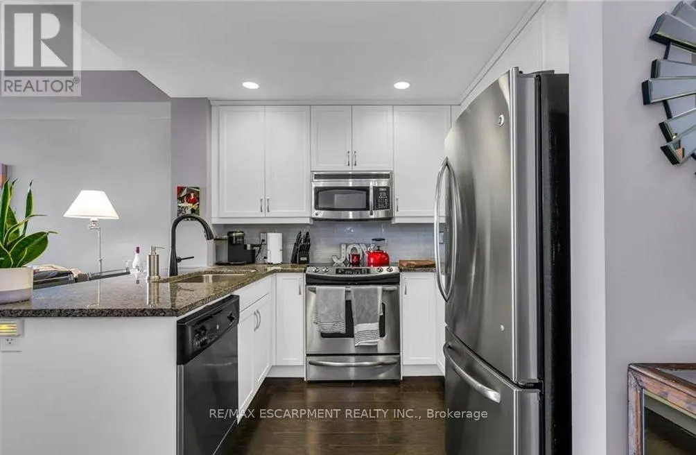 1305 - 551 MAPLE AVENUE
