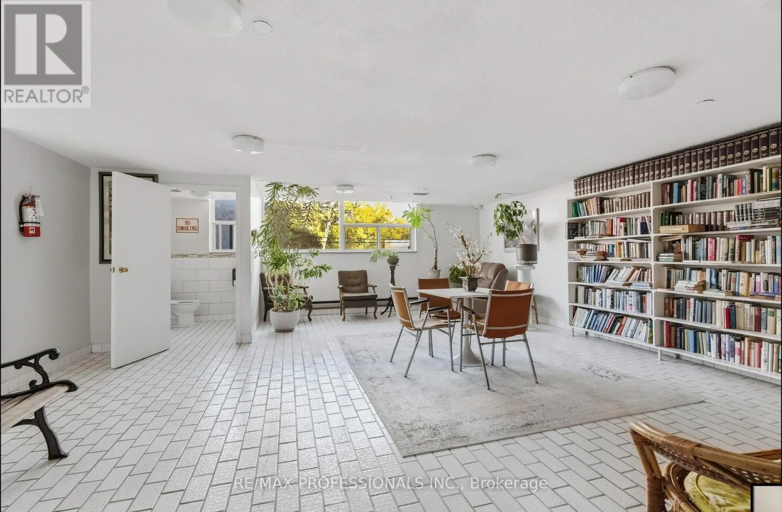 405 - 2130 WESTON ROAD