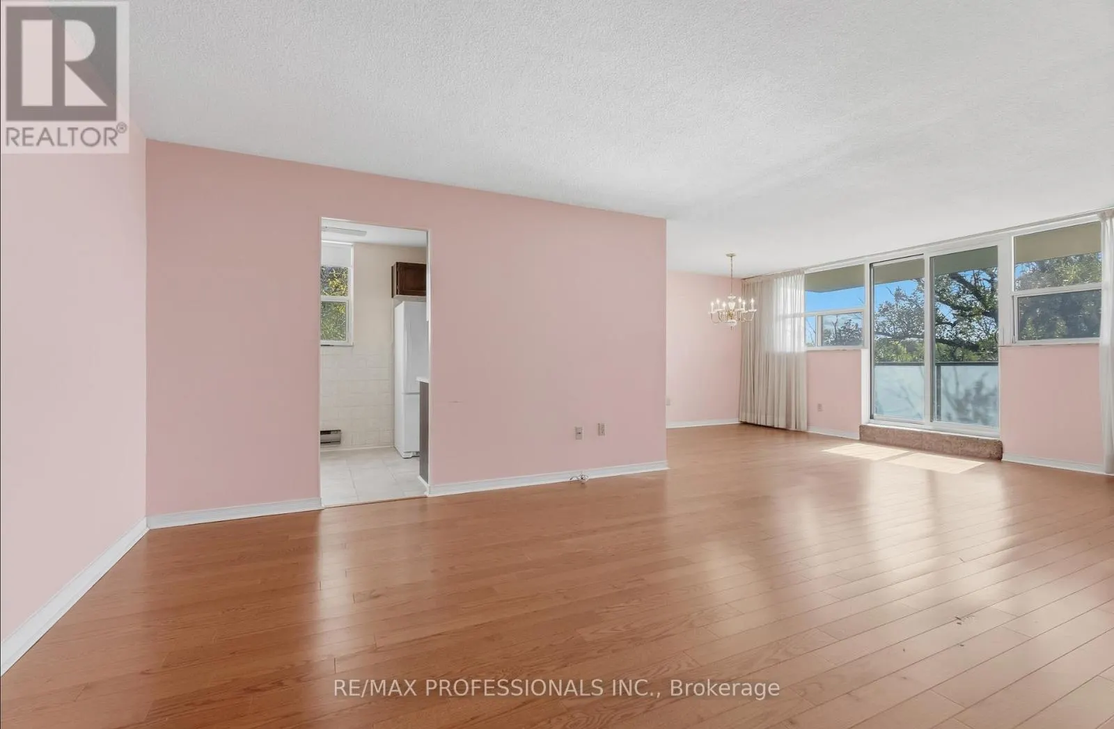 405 - 2130 WESTON ROAD