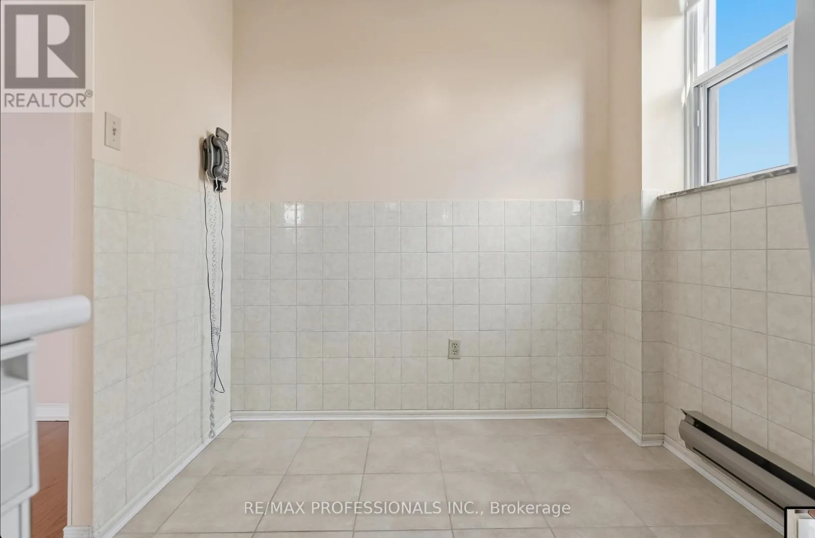 405 - 2130 WESTON ROAD