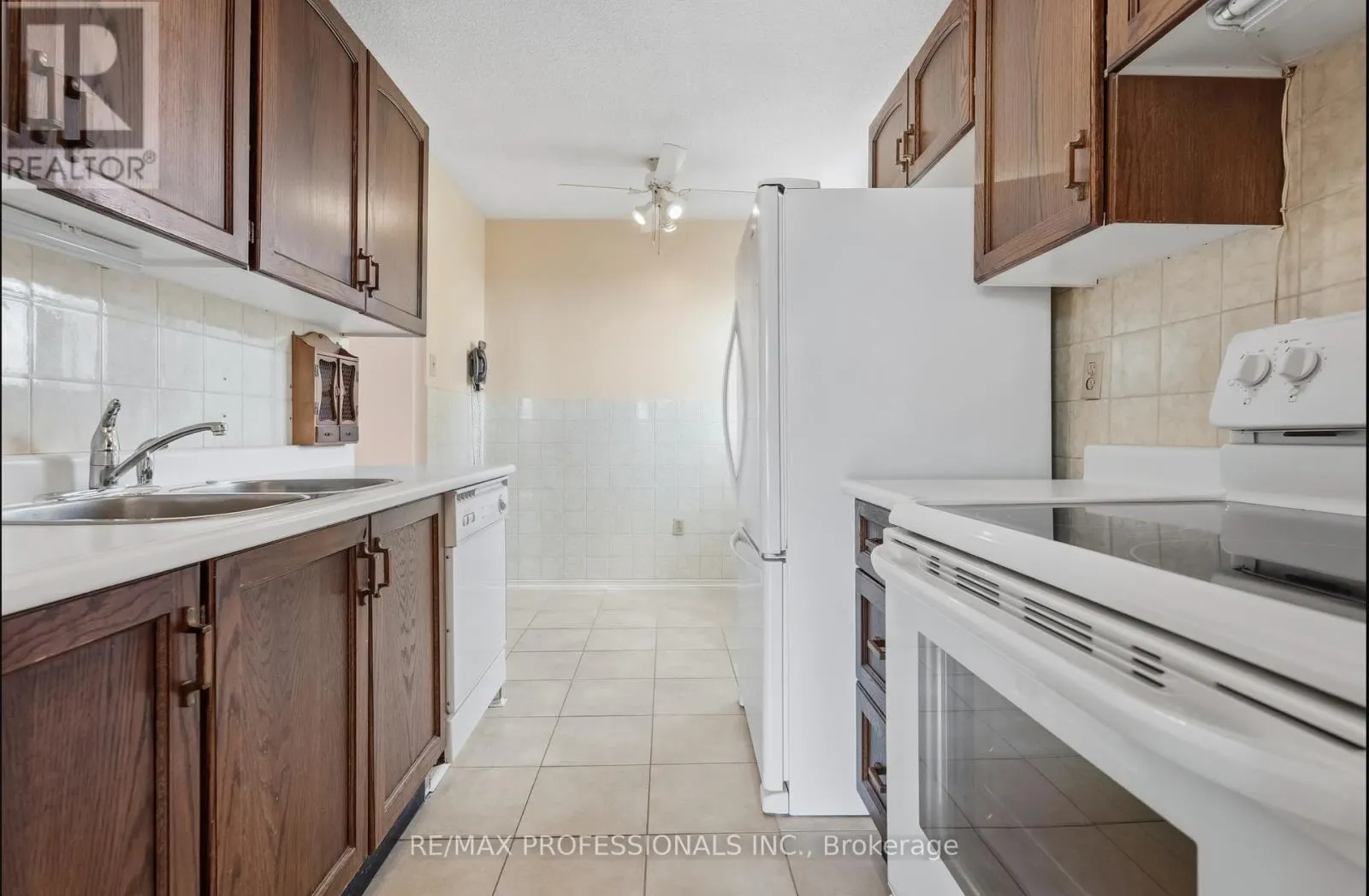 405 - 2130 WESTON ROAD