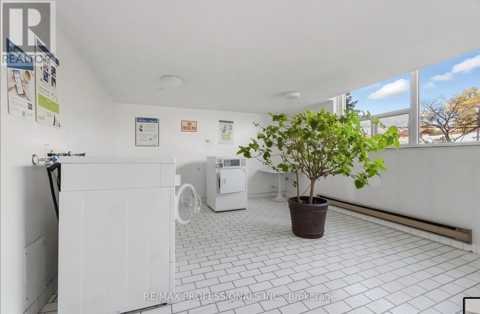 405 - 2130 WESTON ROAD