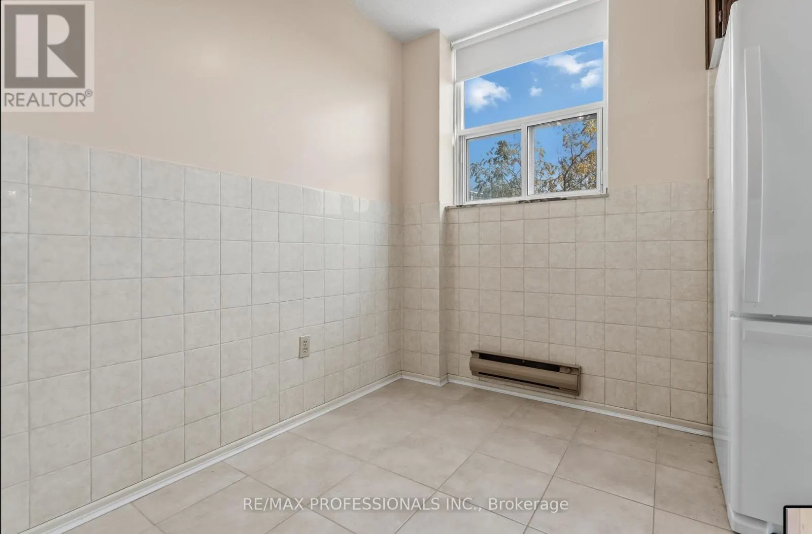 405 - 2130 WESTON ROAD