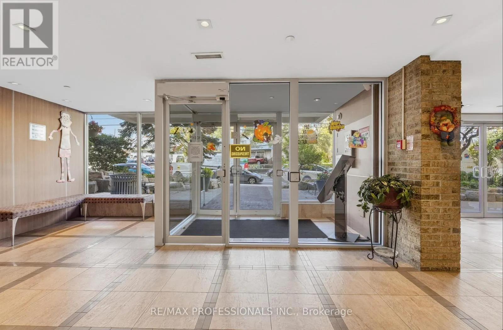 405 - 2130 WESTON ROAD