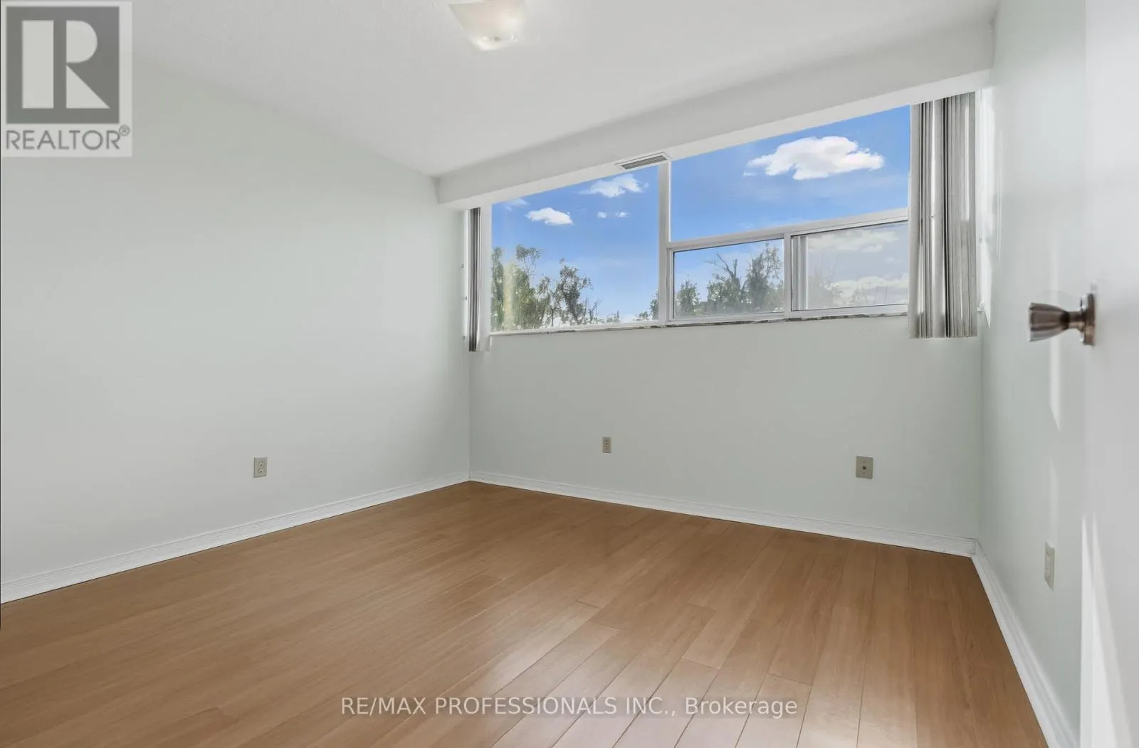 405 - 2130 WESTON ROAD