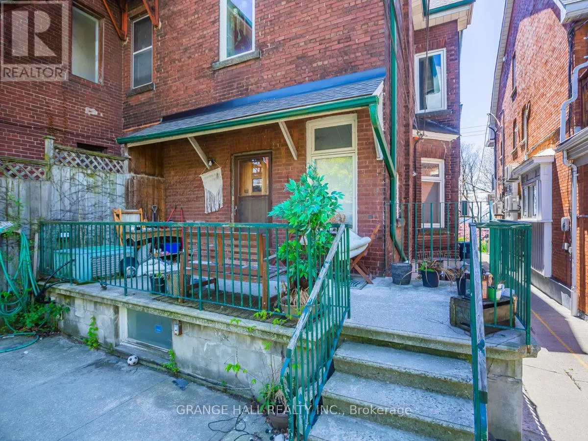 1544 KING STREET W