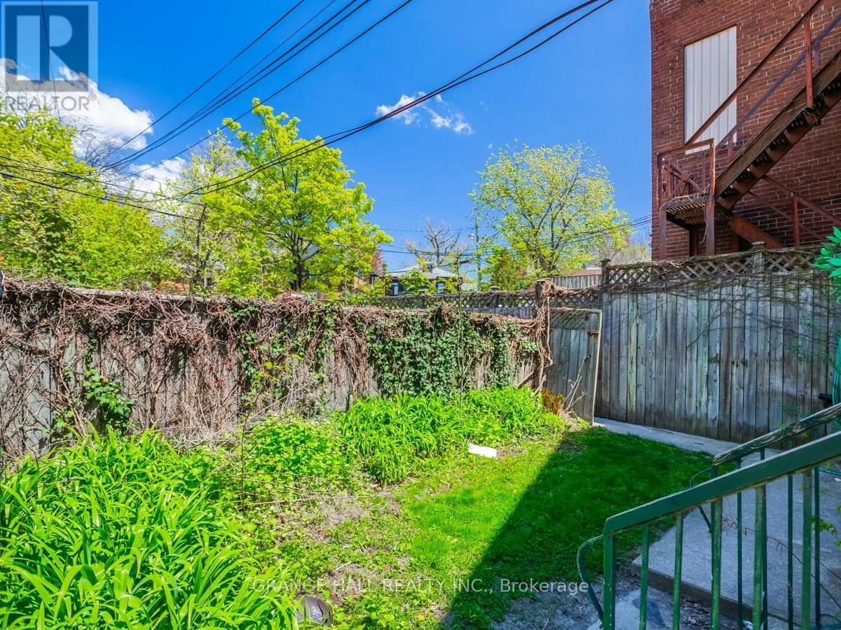1544 KING STREET W