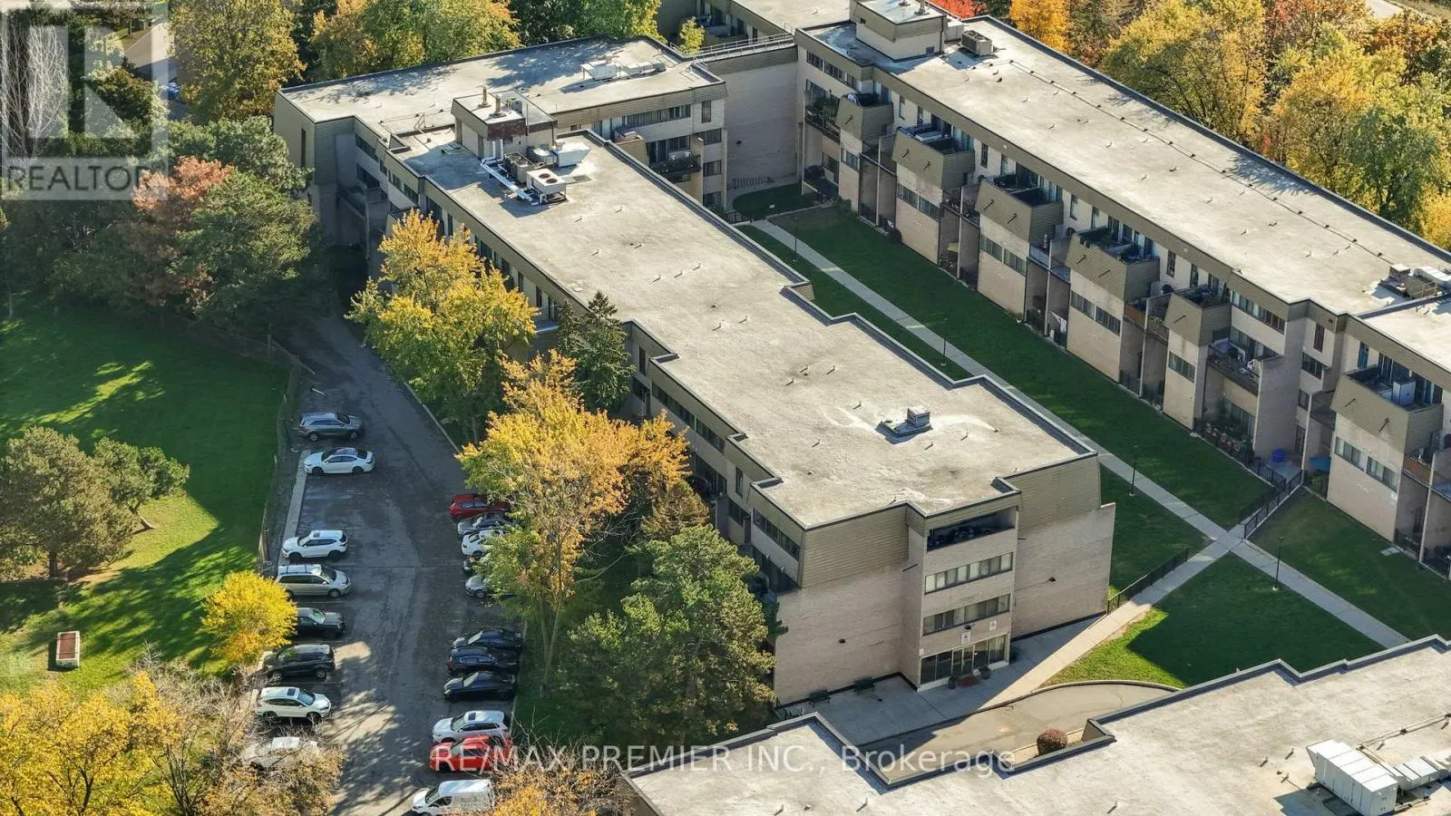 209 - 2095 ROCHE COURT