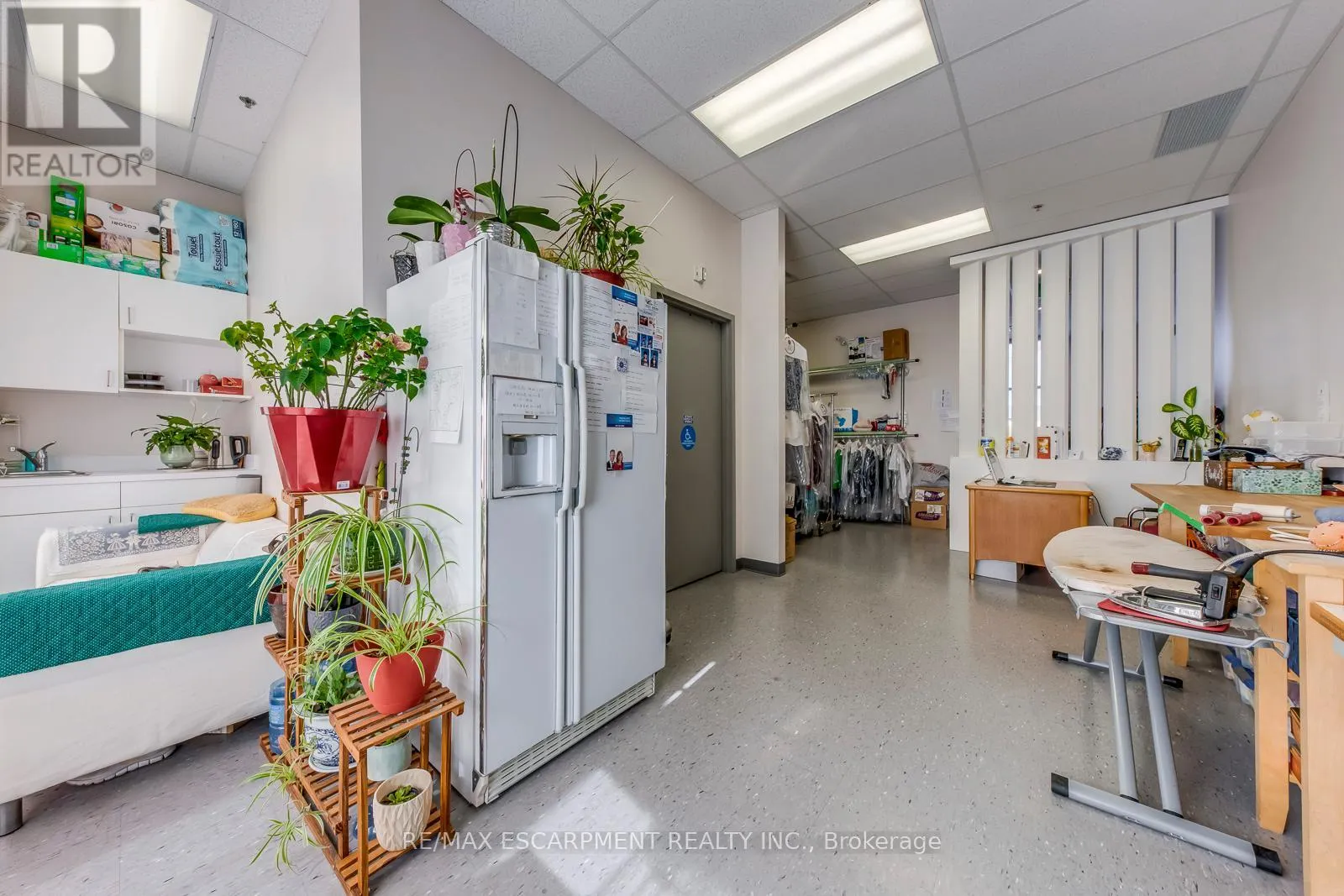 21 - 4265 THOMAS ALTON BOULEVARD