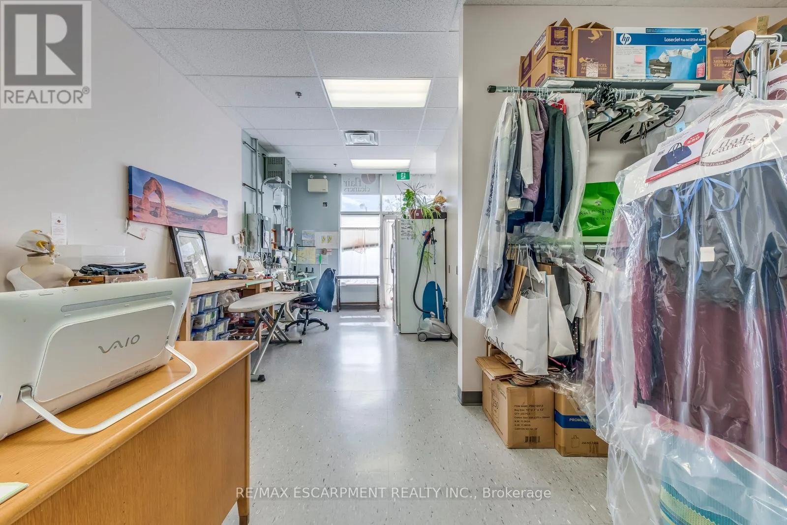 21 - 4265 THOMAS ALTON BOULEVARD