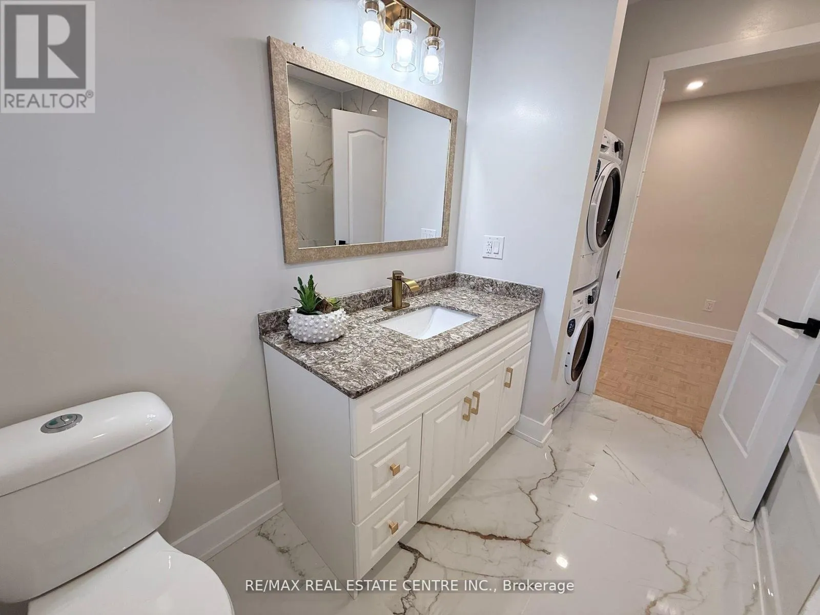 1215 LARNY COURT