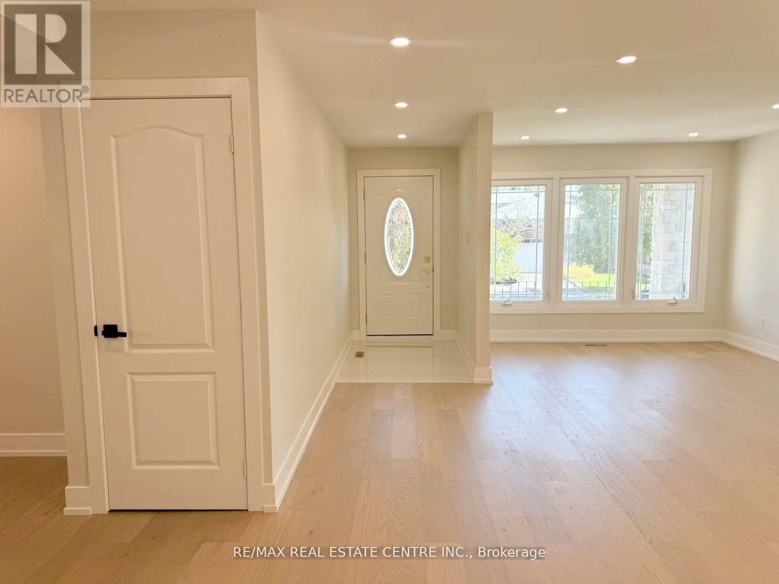 1215 LARNY COURT