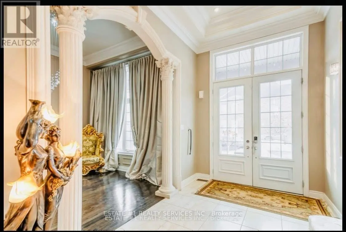 4 AGINCOURT CIRCLE