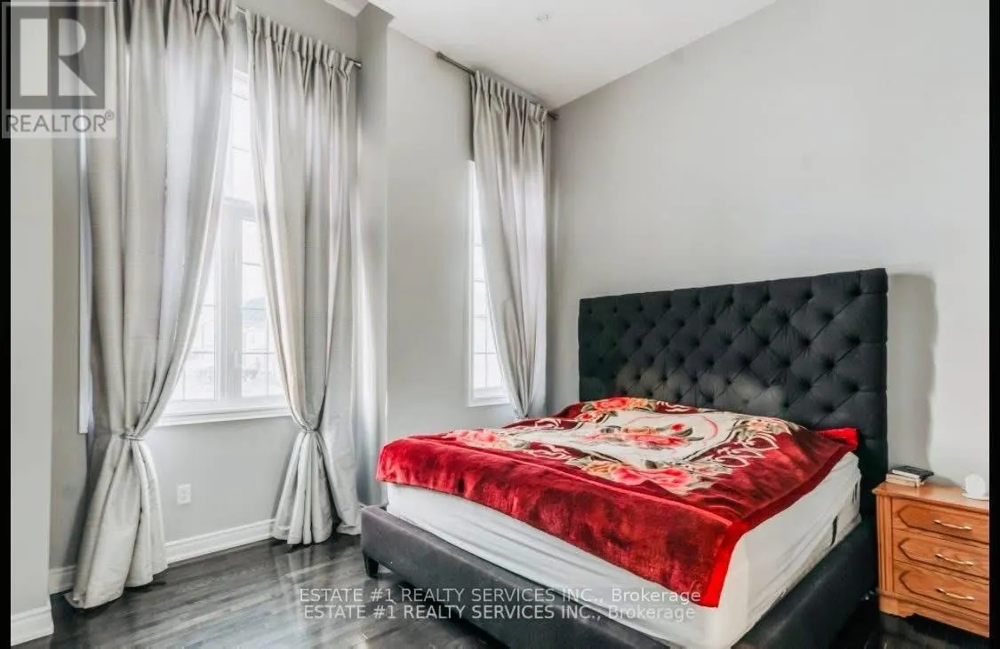 4 AGINCOURT CIRCLE