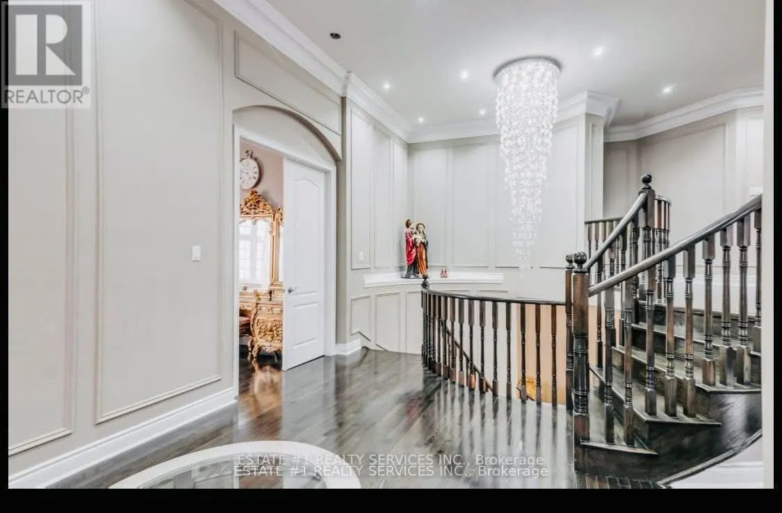 4 AGINCOURT CIRCLE