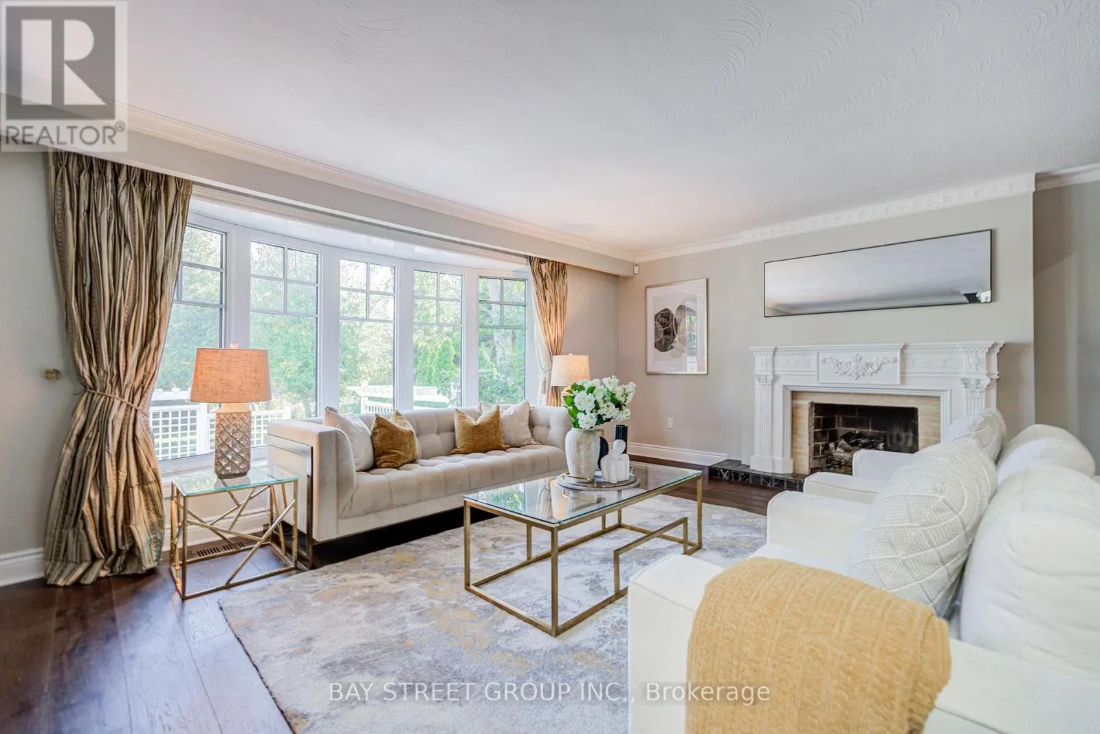 363 LAKESHORE ROAD W