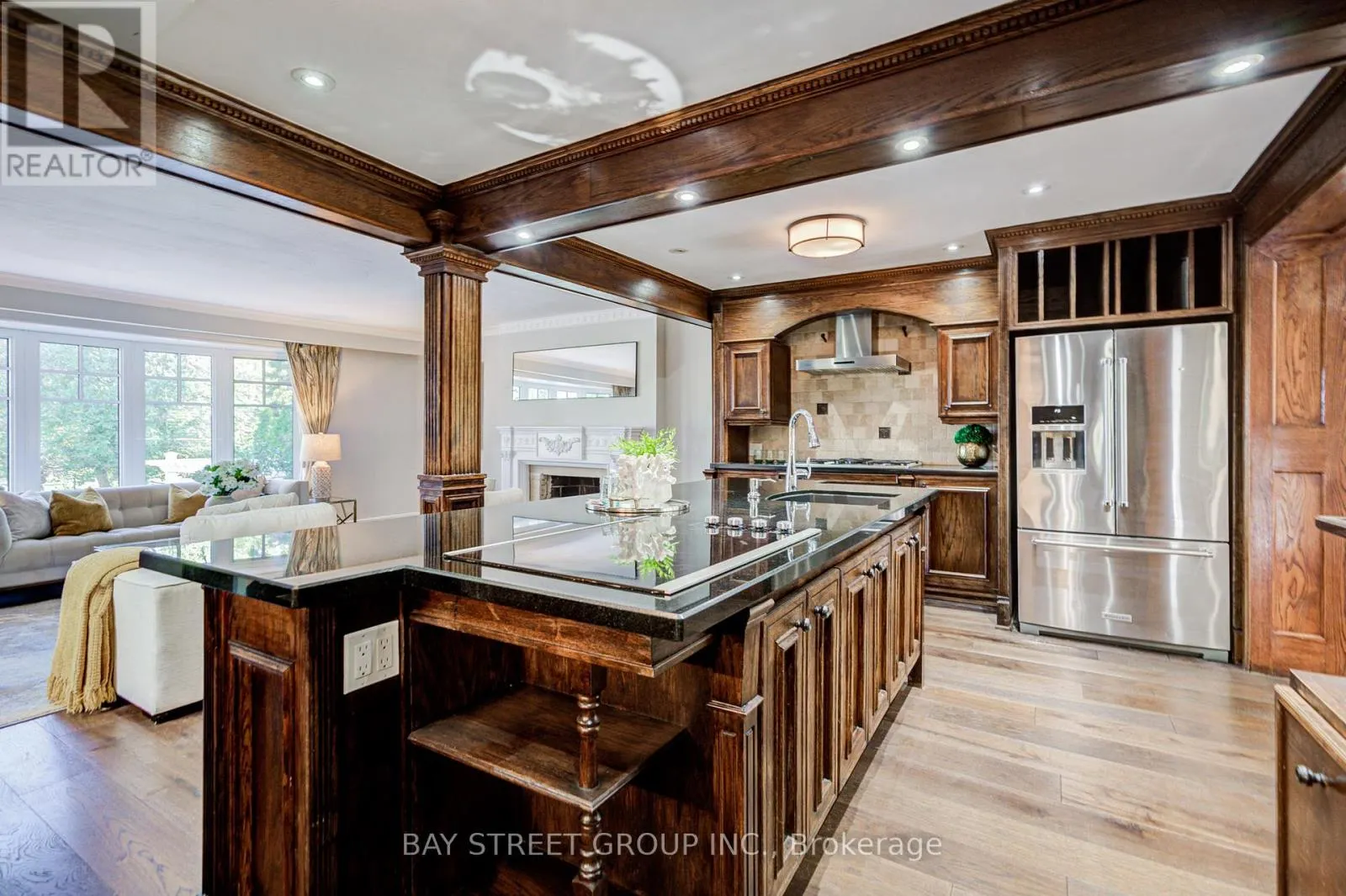 363 LAKESHORE ROAD W