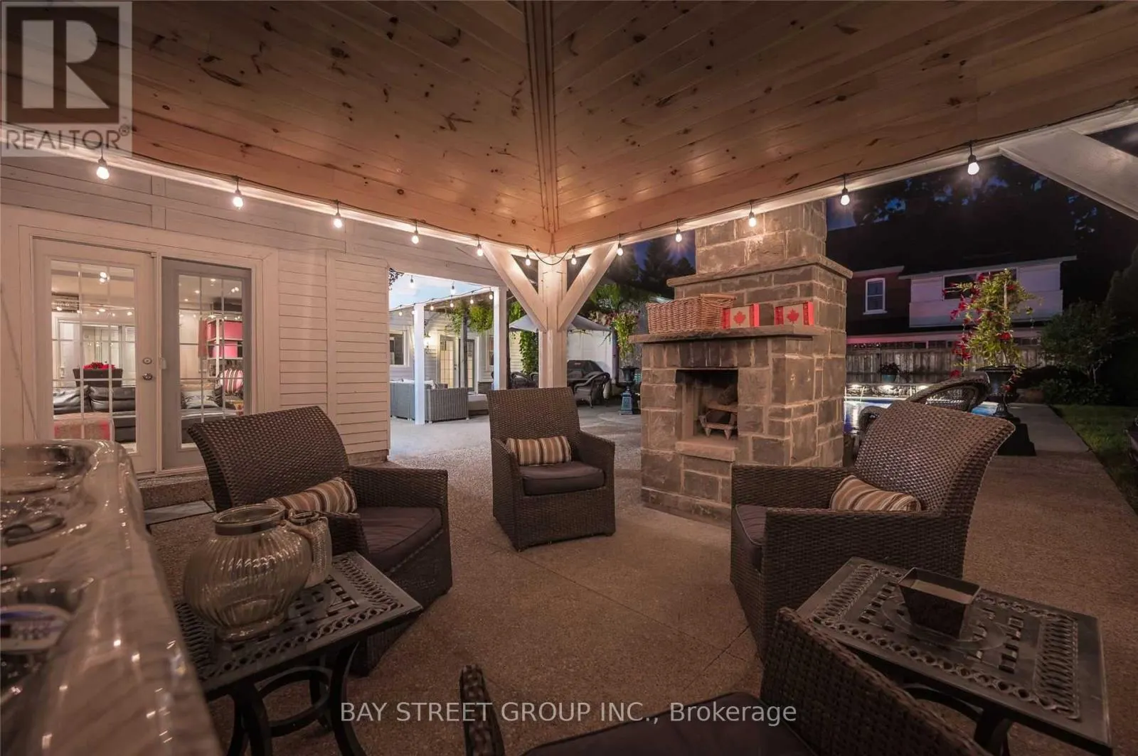 363 LAKESHORE ROAD W