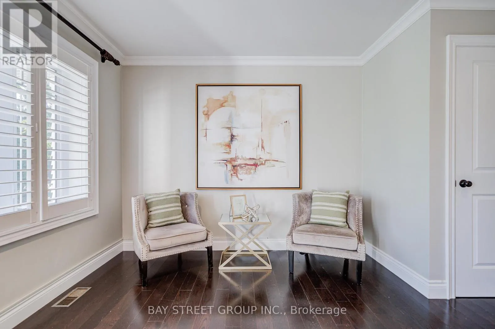 363 LAKESHORE ROAD W