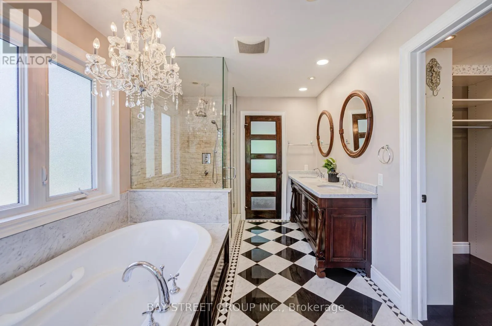 363 LAKESHORE ROAD W