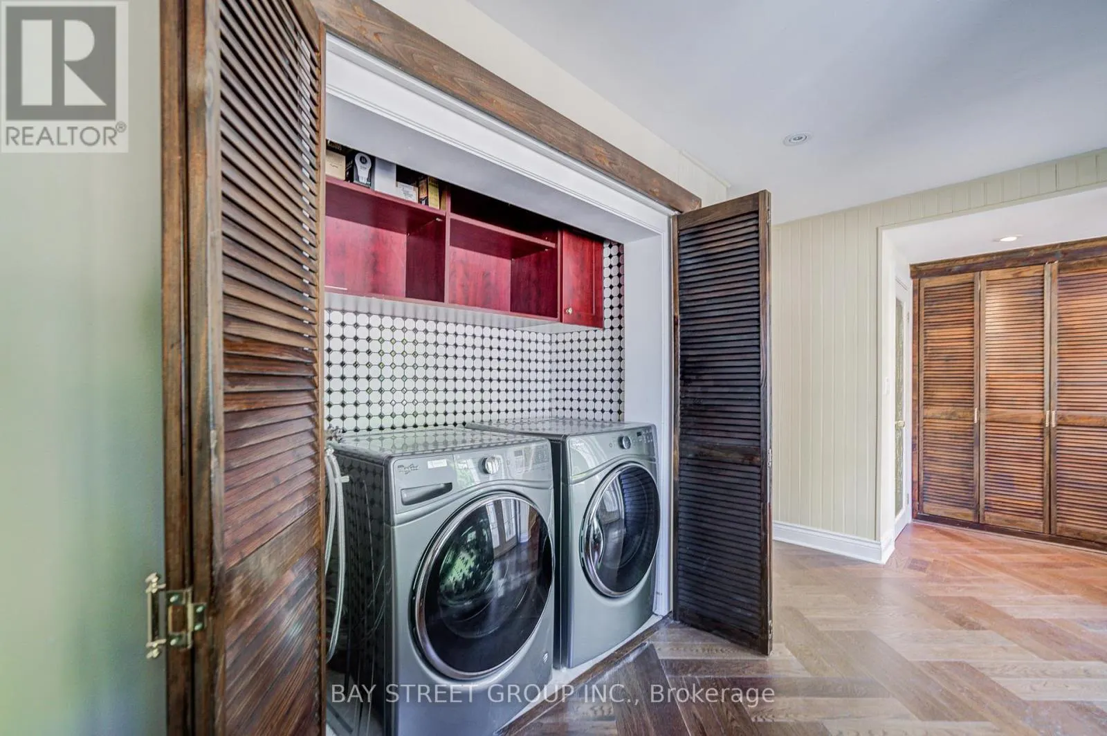 363 LAKESHORE ROAD W