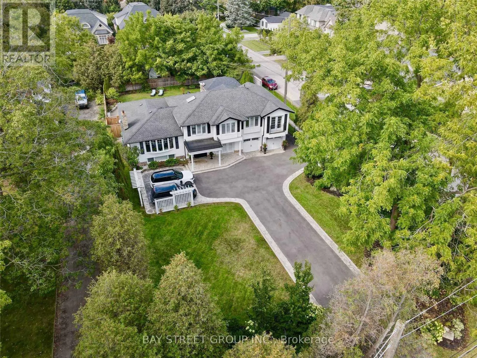 363 LAKESHORE ROAD W