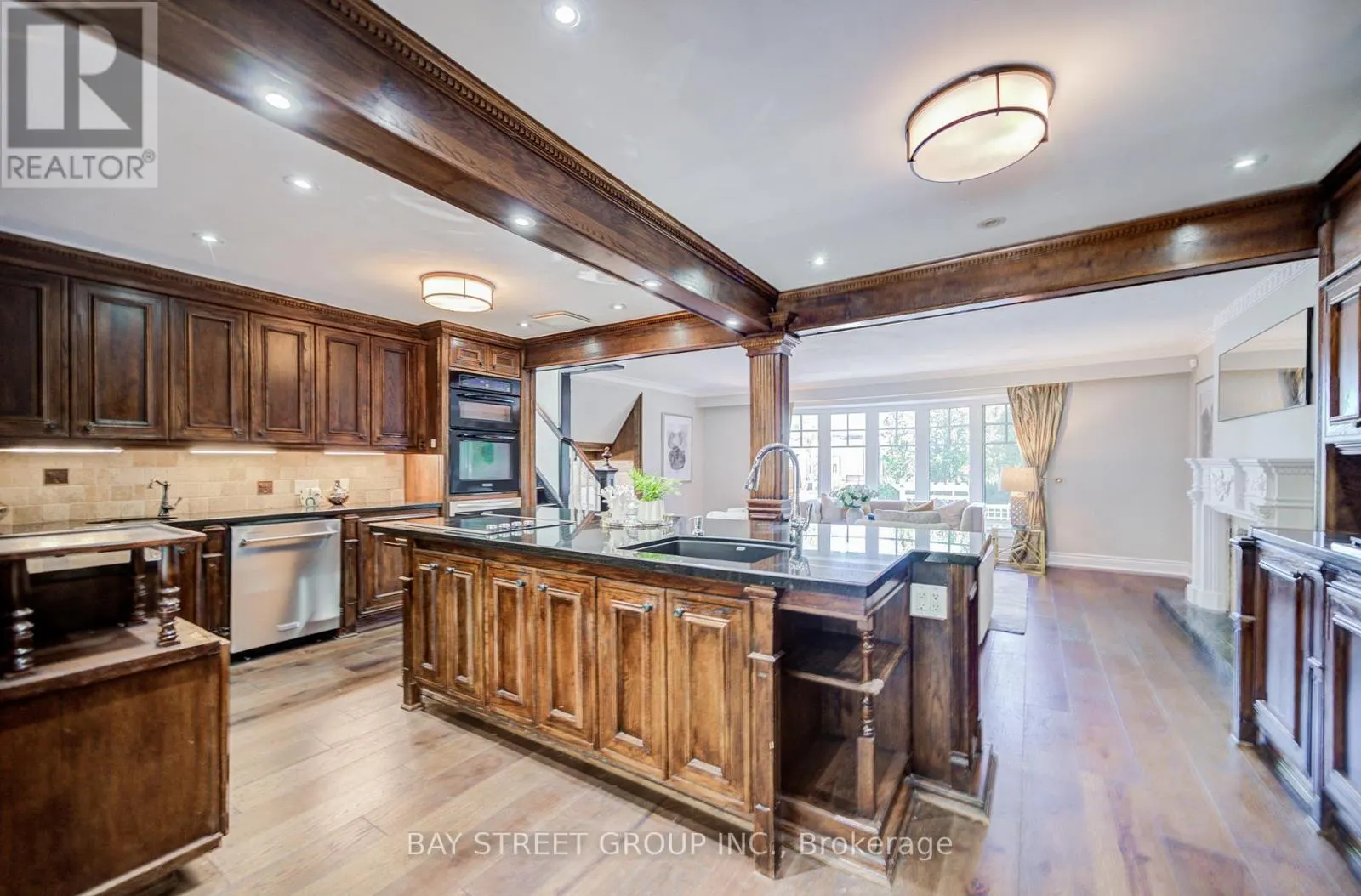 363 LAKESHORE ROAD W