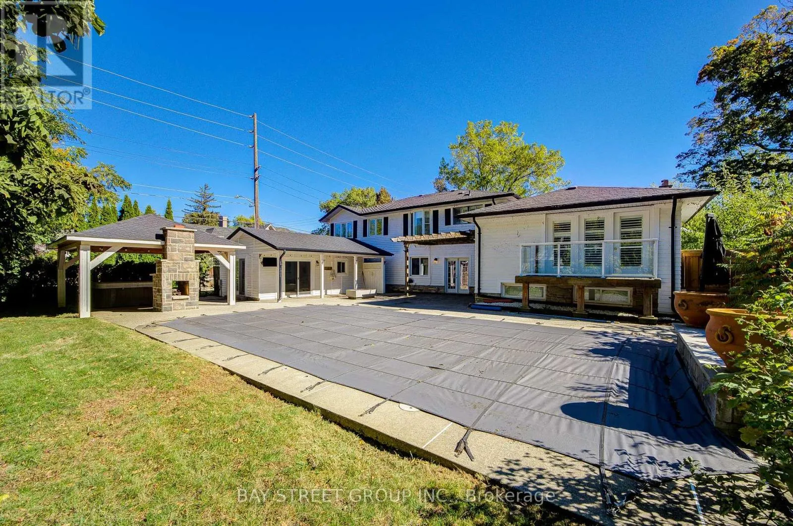 363 LAKESHORE ROAD W