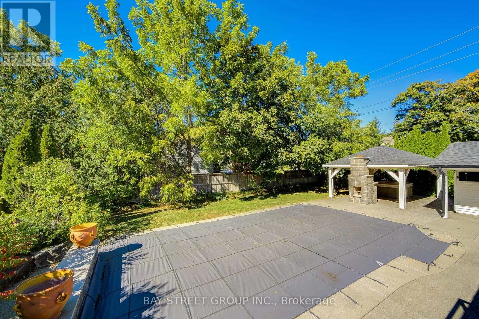 363 LAKESHORE ROAD W