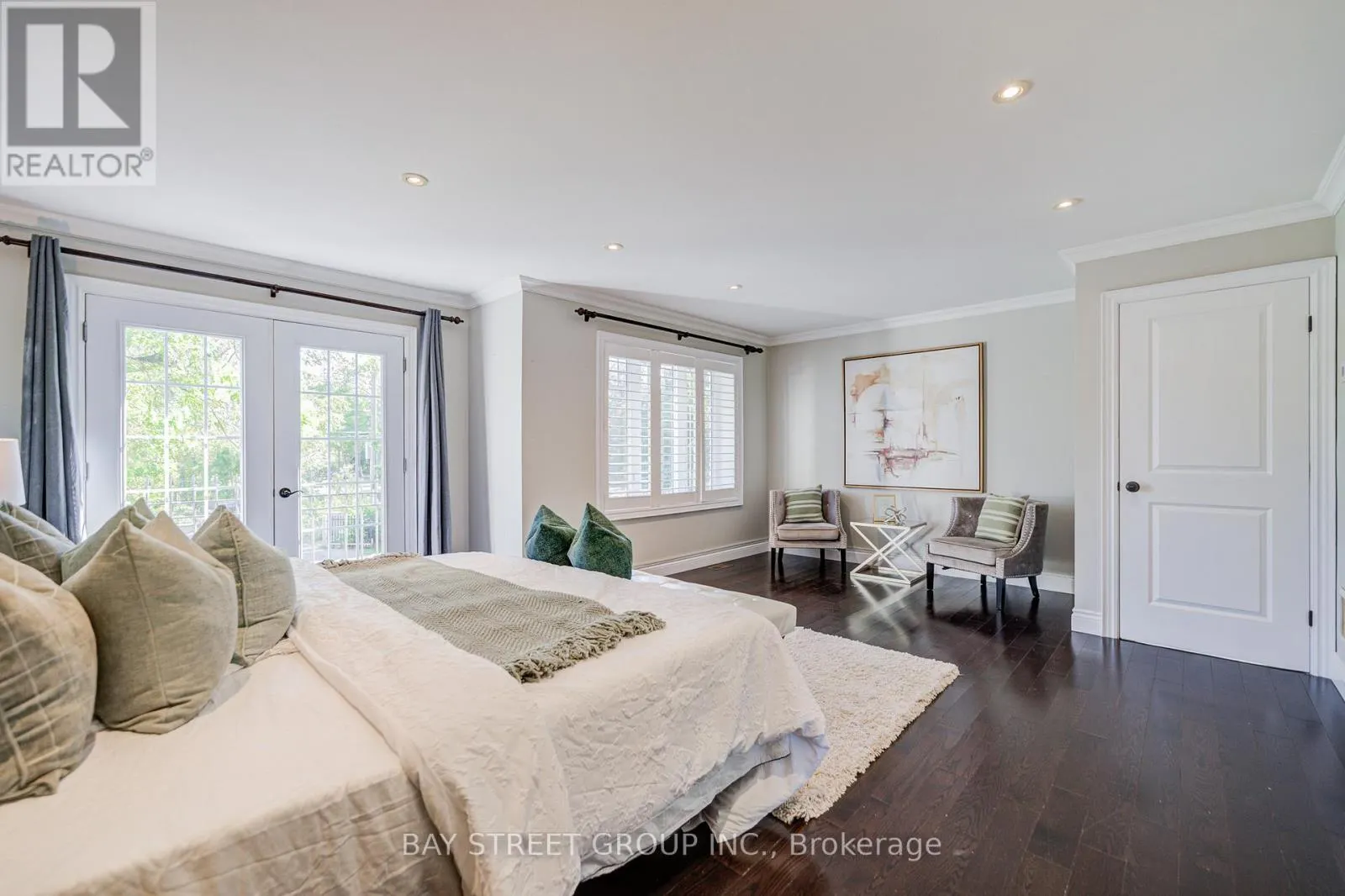 363 LAKESHORE ROAD W