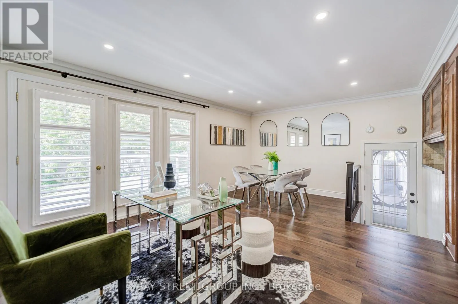 363 LAKESHORE ROAD W