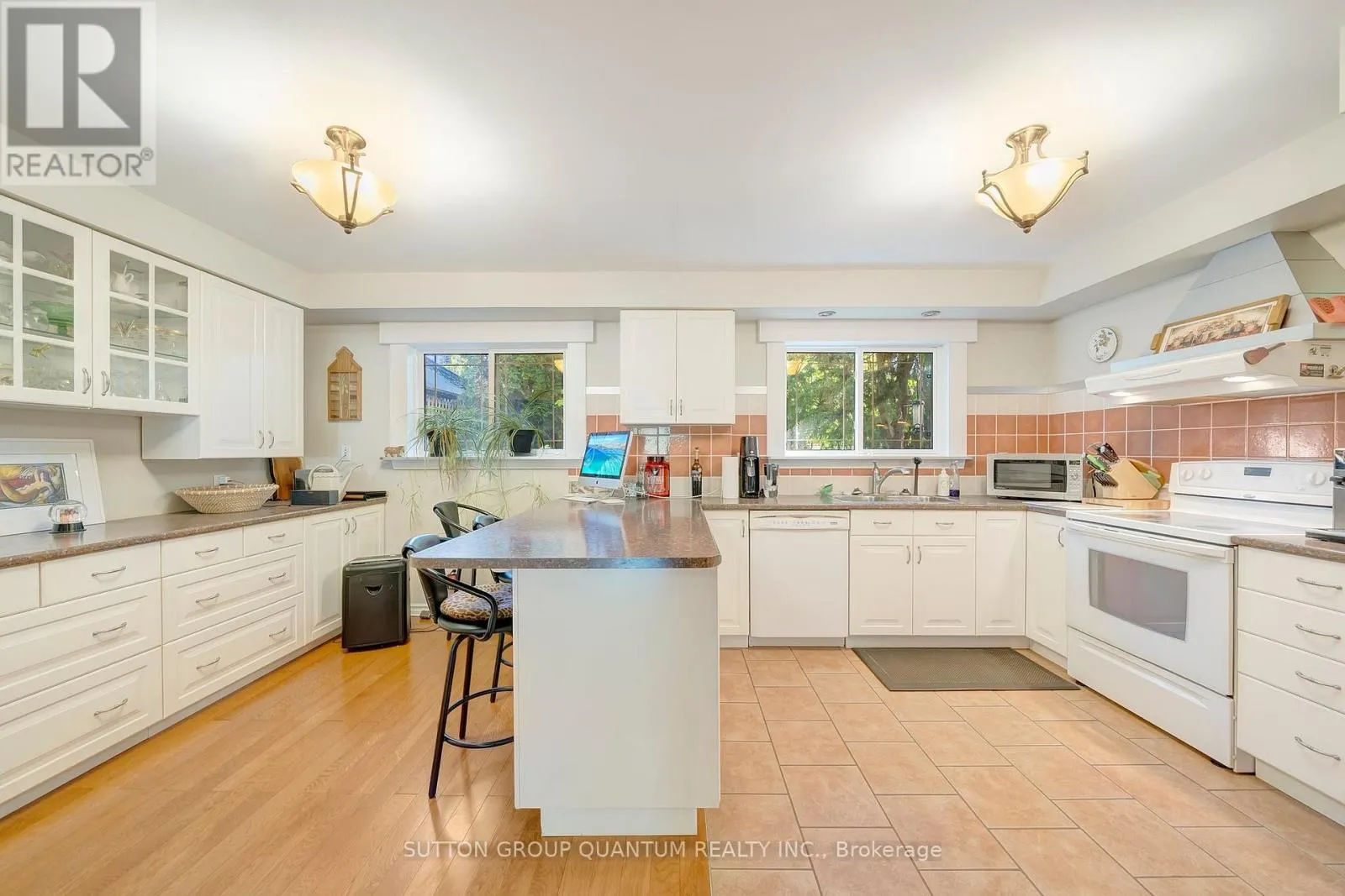 1224 FAIRDALE DRIVE
