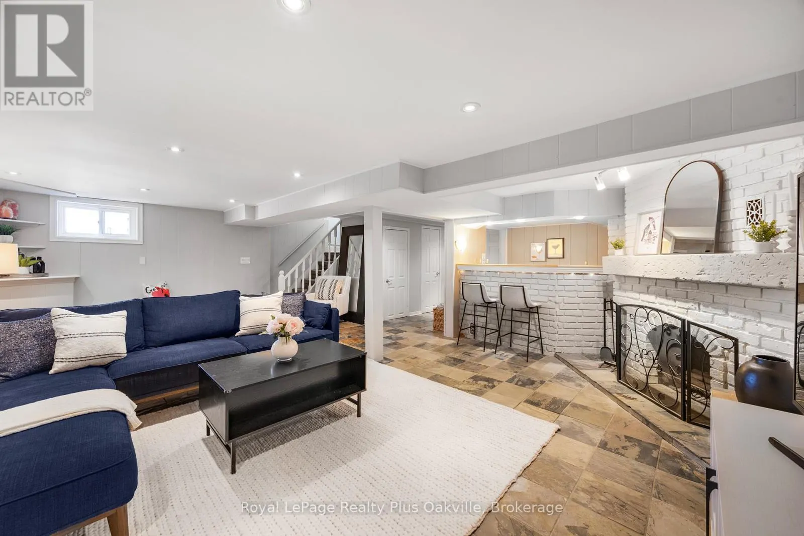 2386 REBECCA STREET