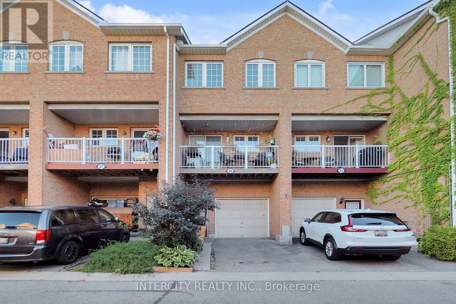 29 BIRDSTONE CRESCENT