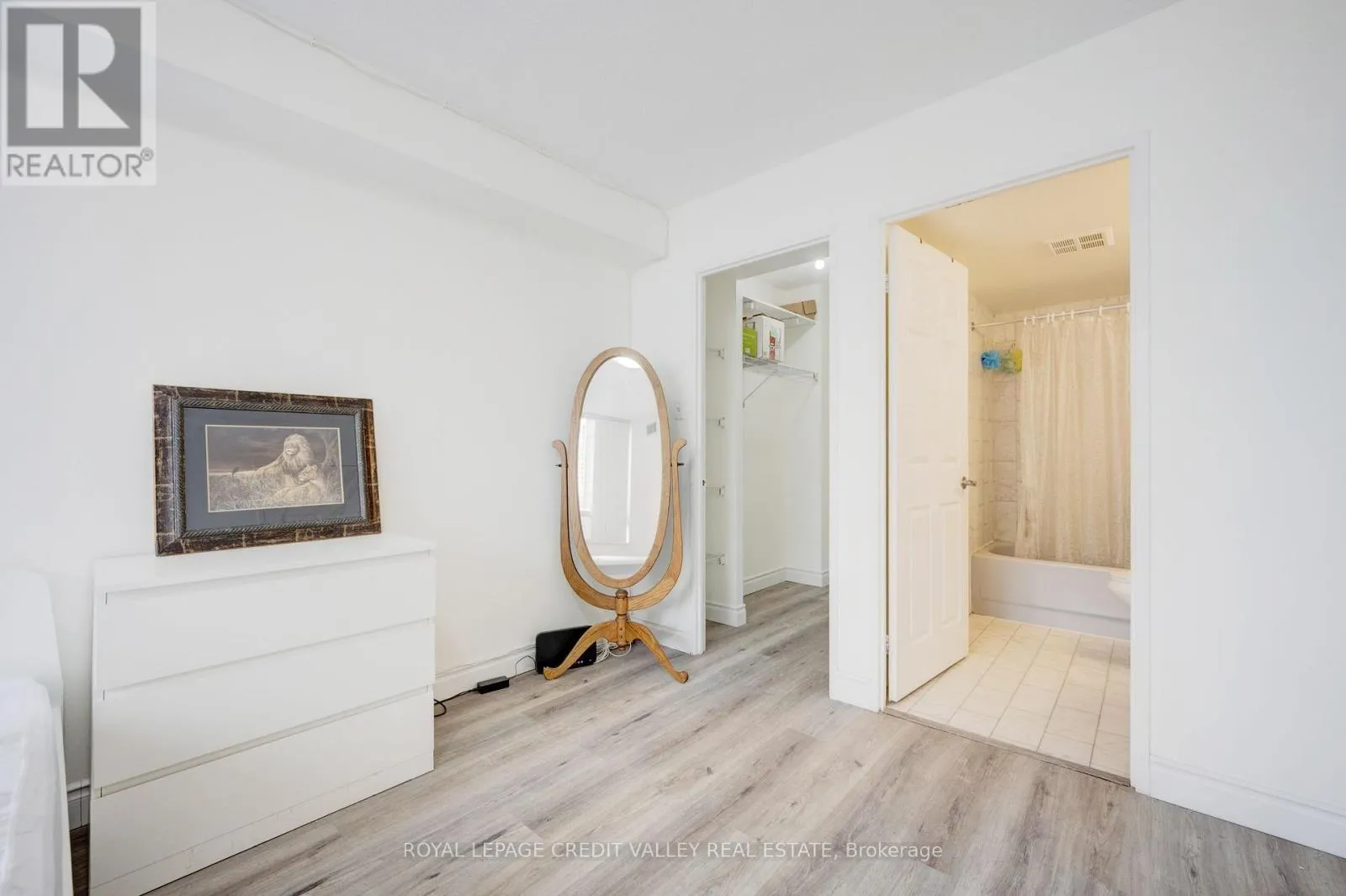 2002 - 265 ENFIELD PLACE