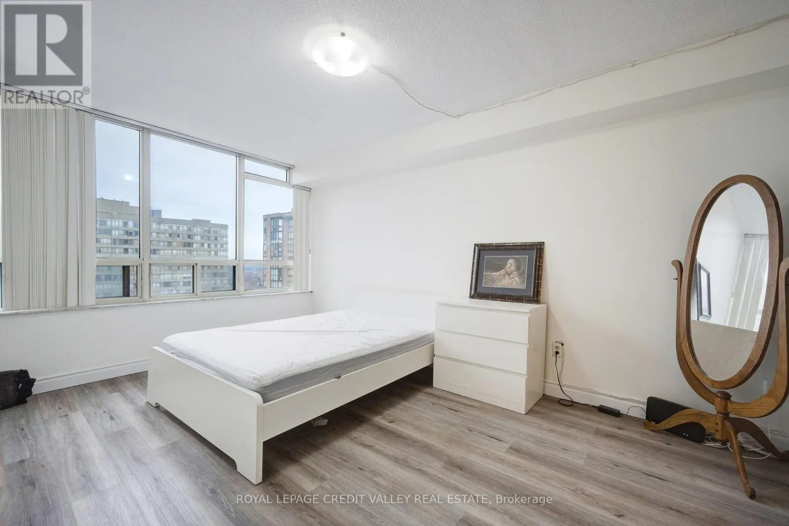 2002 - 265 ENFIELD PLACE
