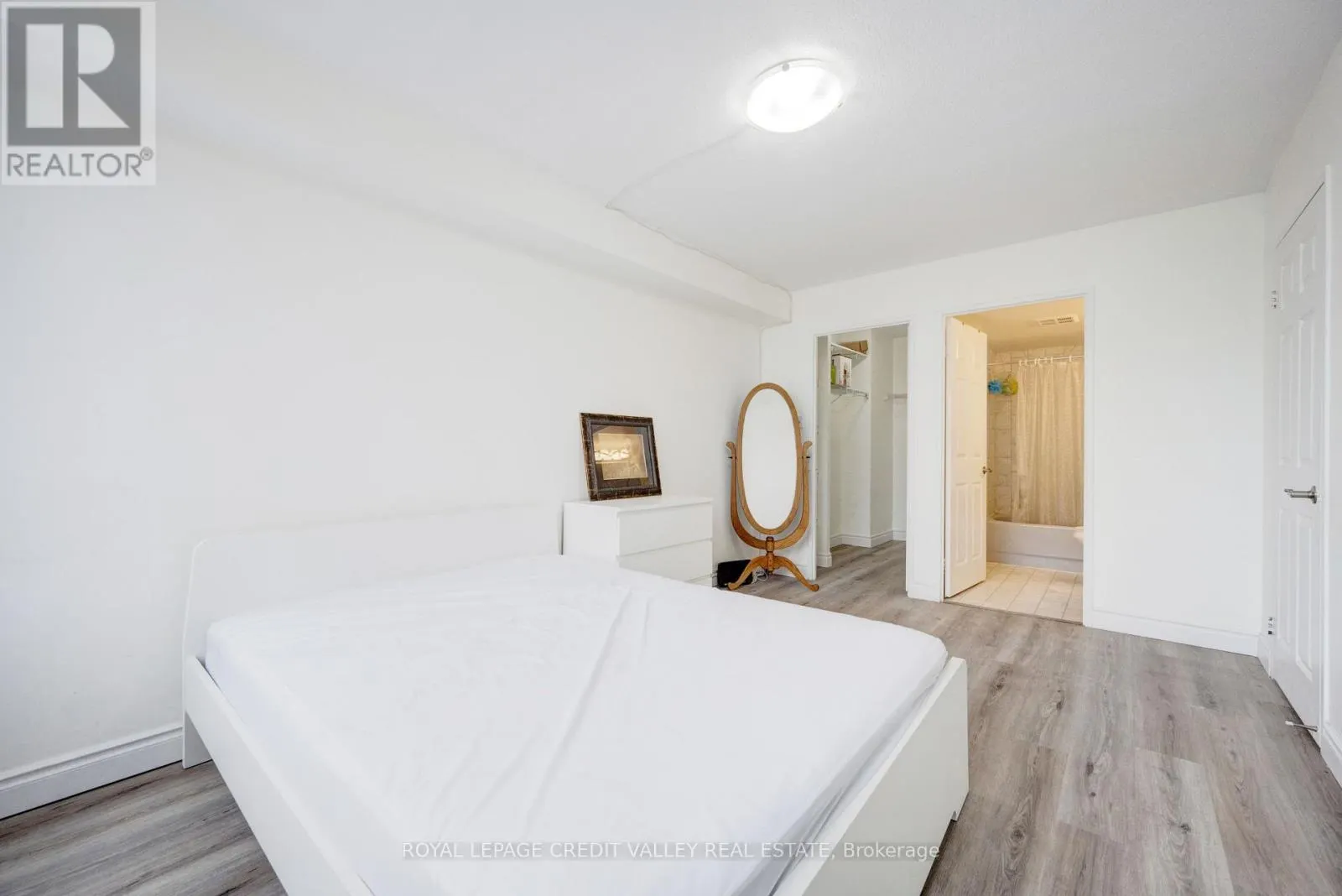 2002 - 265 ENFIELD PLACE