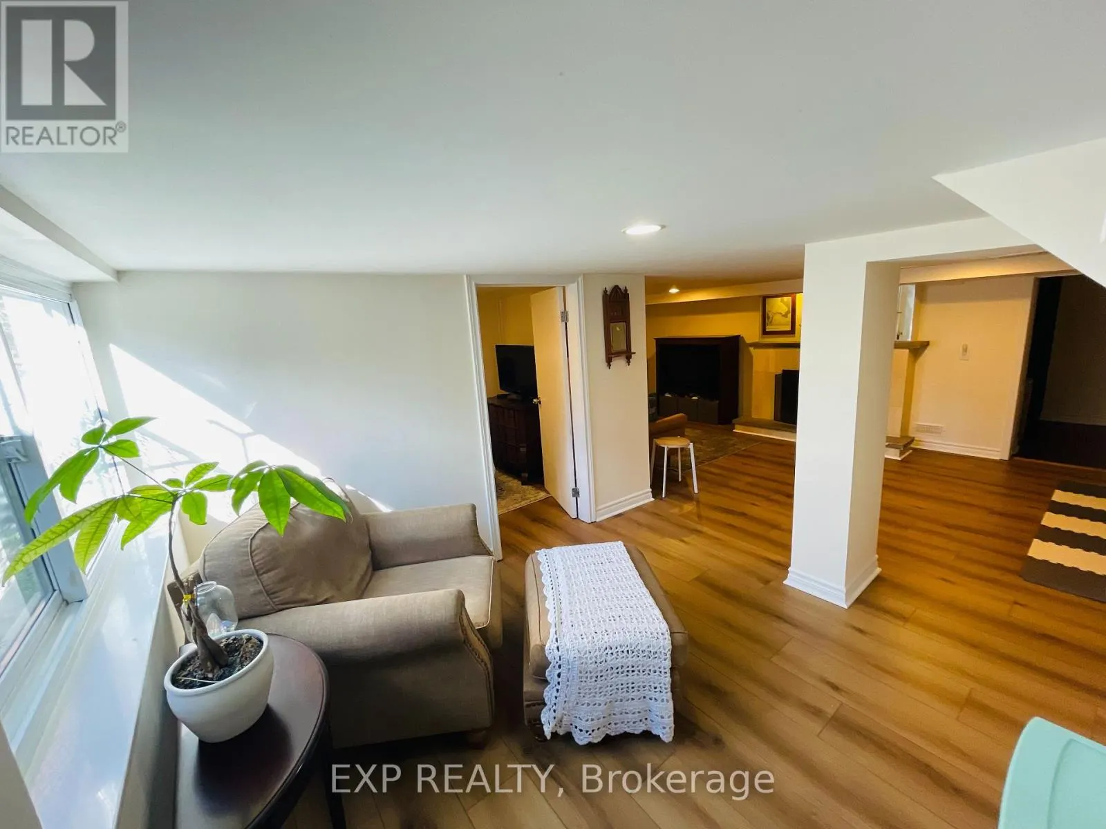 1084 HAIG BOULEVARD