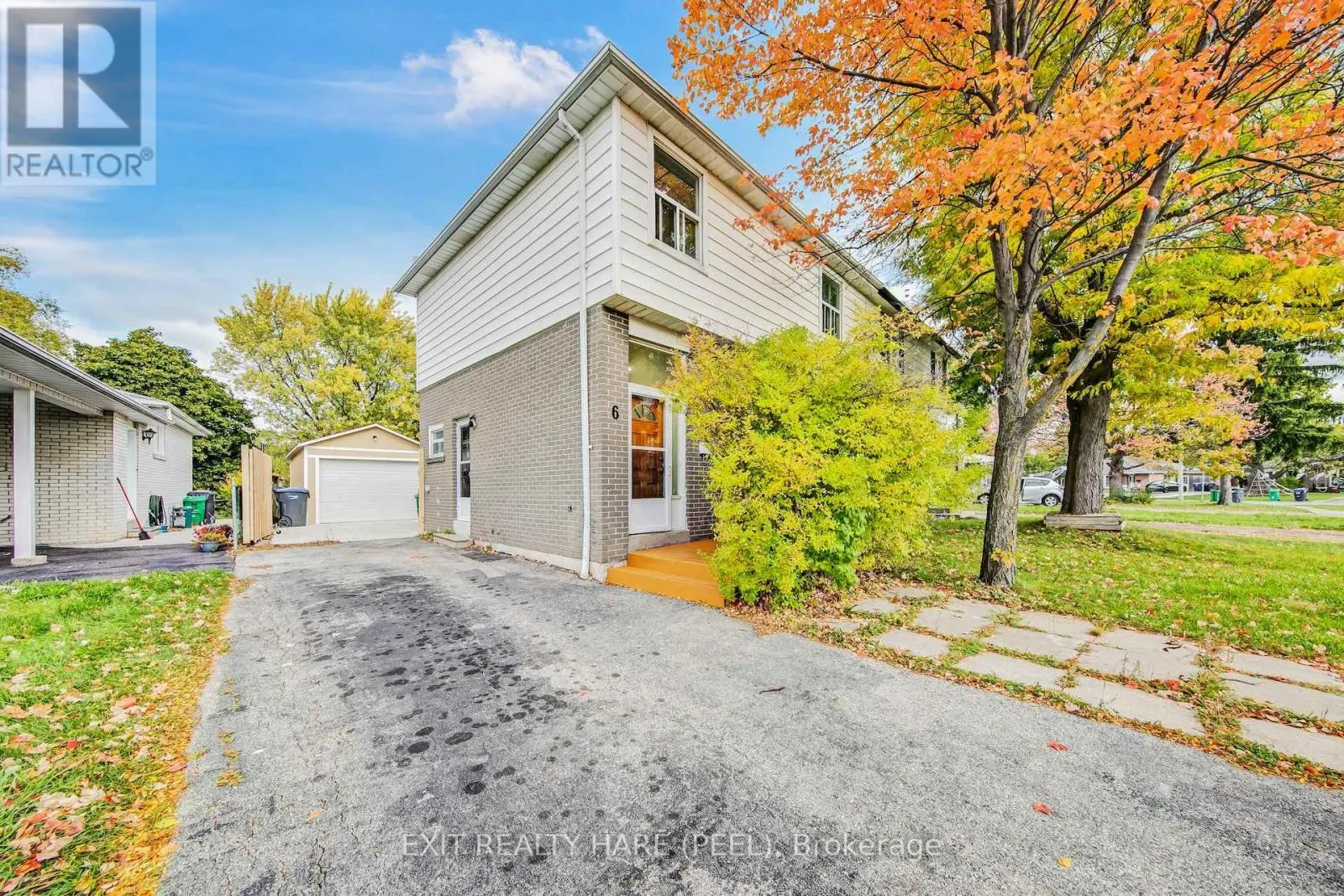 6 EARNSCLIFFE GATE