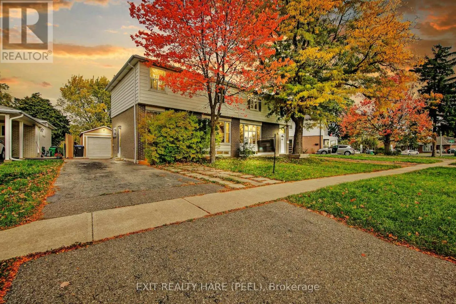 6 EARNSCLIFFE GATE
